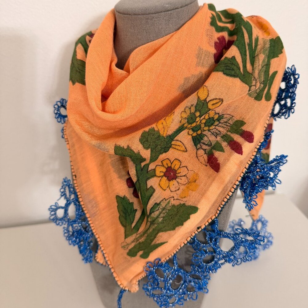Collectable Traditional Turkish Vintage 40s-50s Oya Peach Scarf with Blue Lace